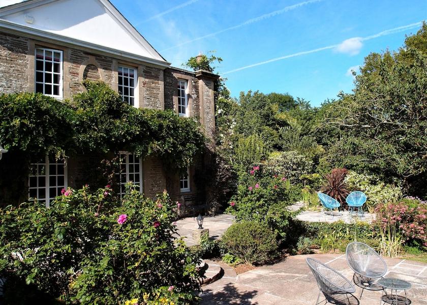 England Kingsbridge Exterior Detail