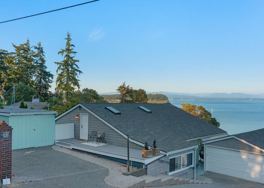 Washington Camano Island Facade