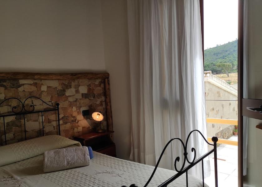 Sardinia Arbus Room