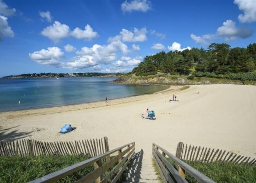 Brittany Moelan-sur-Mer Beach