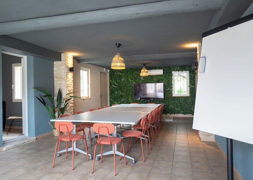 Provence-Alpes-Côte d'Azur Pernes-les-Fontaines Meeting facility
