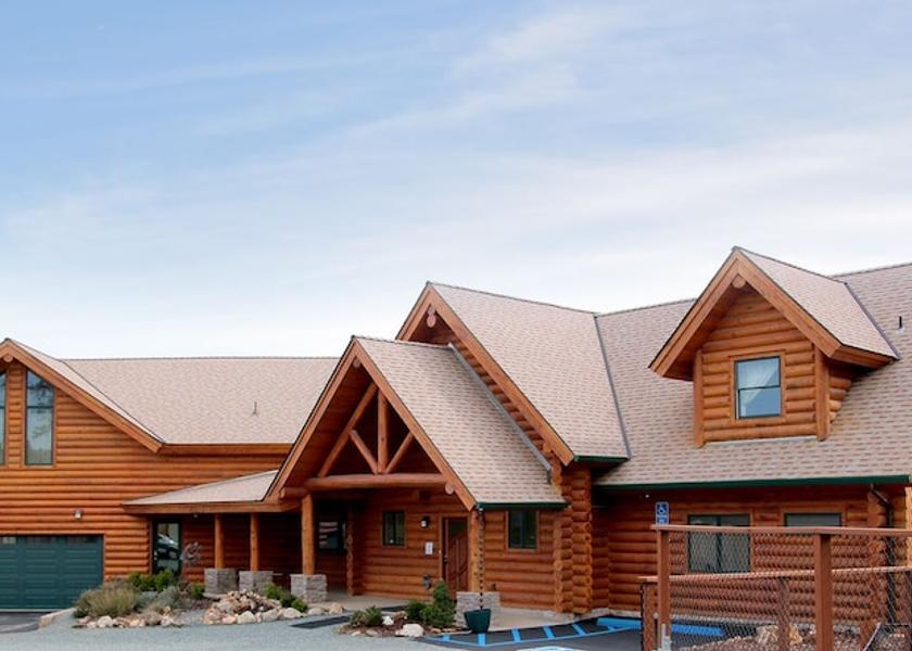 California Murphys Facade