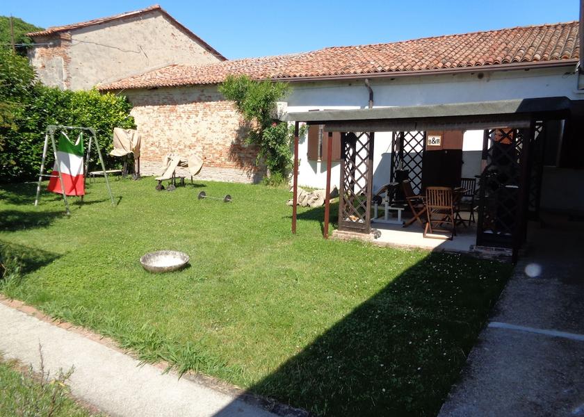 Lombardy Curtatone Garden