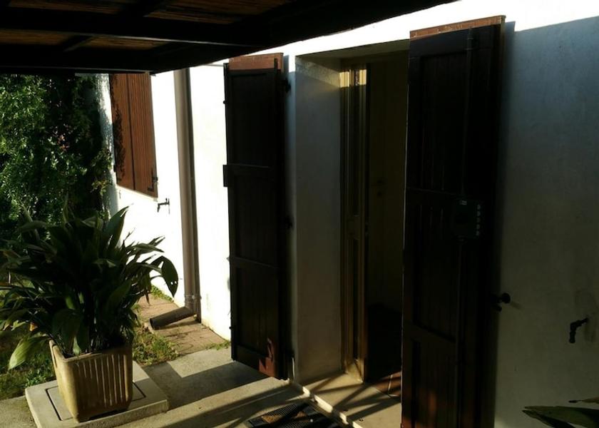 Lombardy Curtatone Interior Entrance