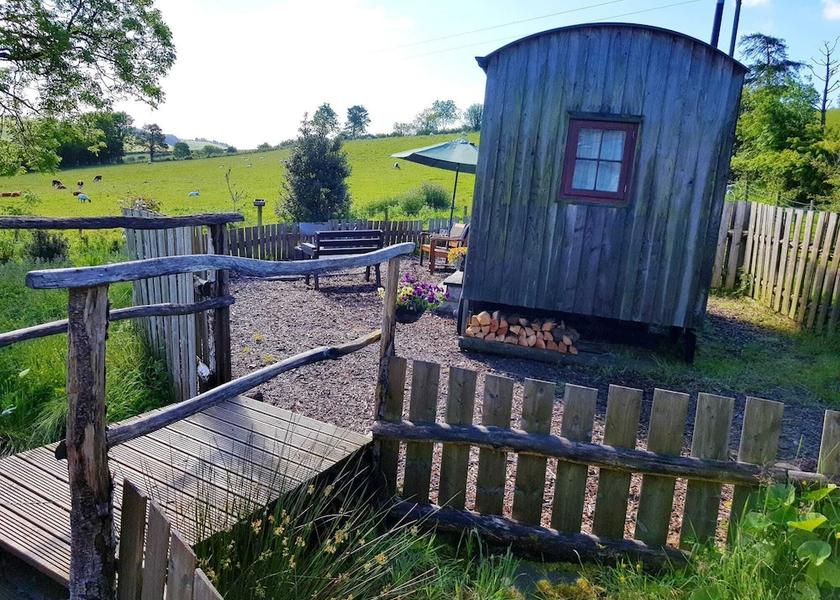 England Craven Arms Property Grounds