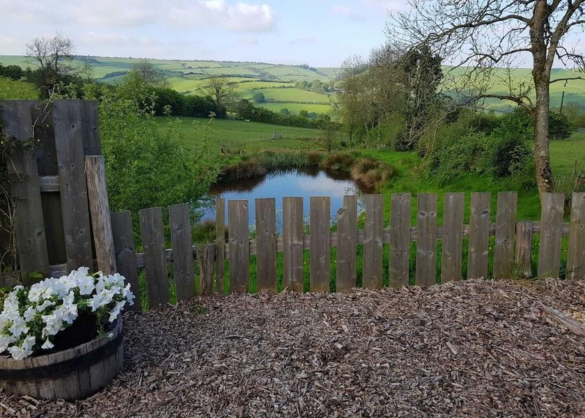 England Craven Arms Property Grounds