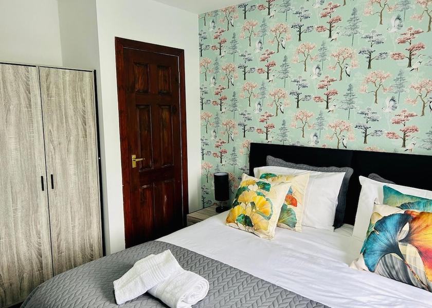 Scotland Airdrie Room