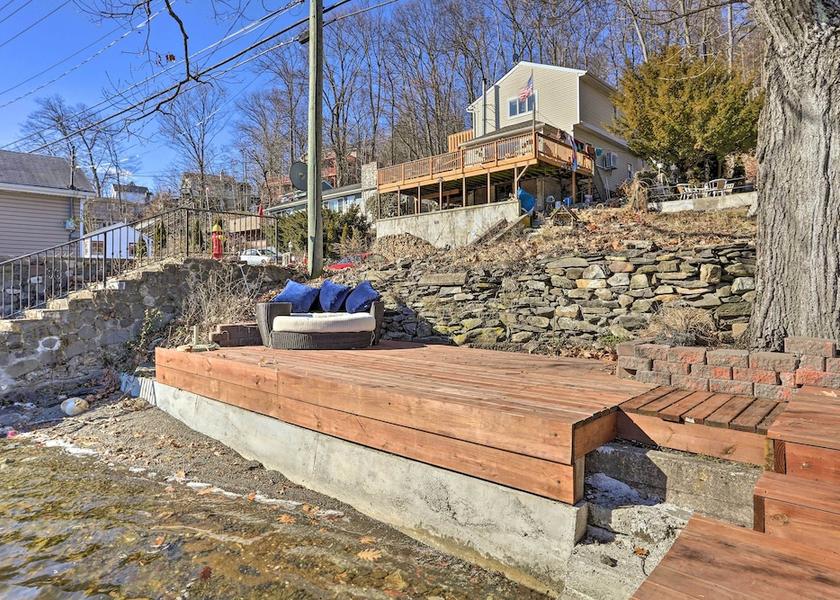 New York Greenwood Lake Interior Entrance