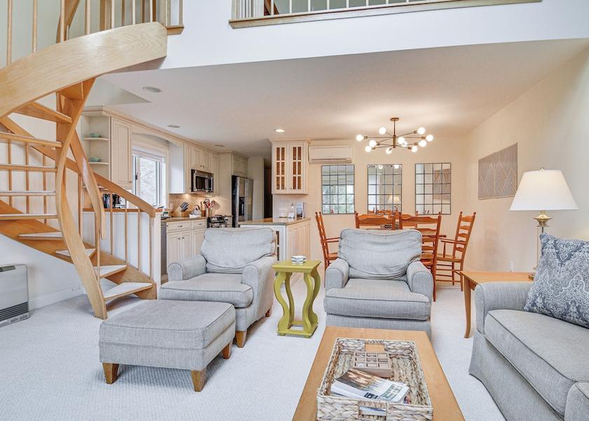 New Hampshire Glen Interior Entrance