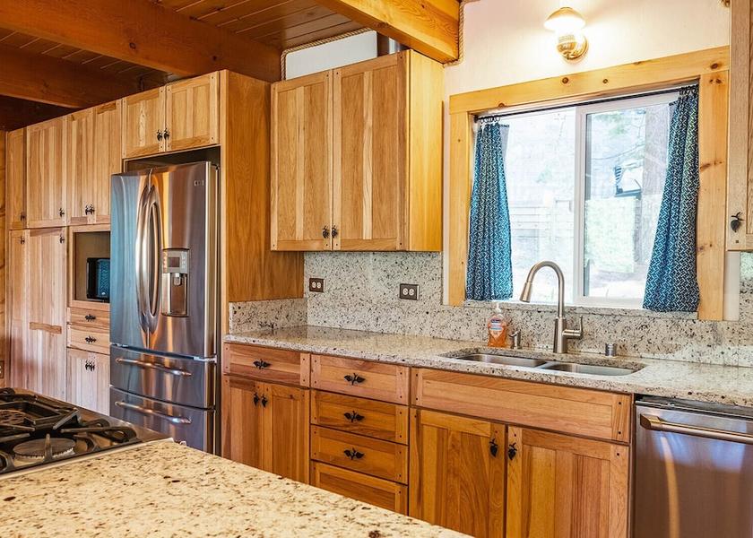 California Shaver Lake Kitchen