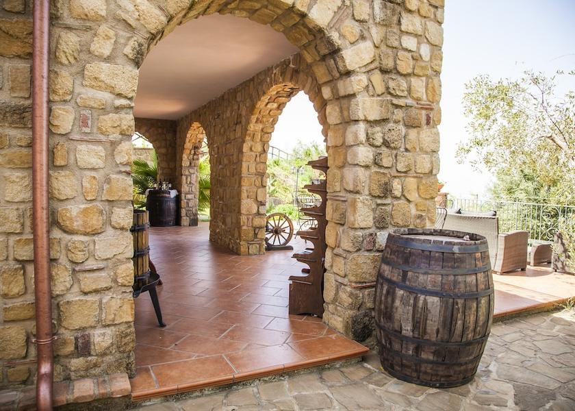 Campania Pisciotta Interior Entrance