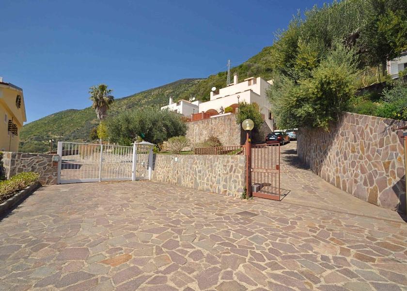 Campania Pisciotta Entrance