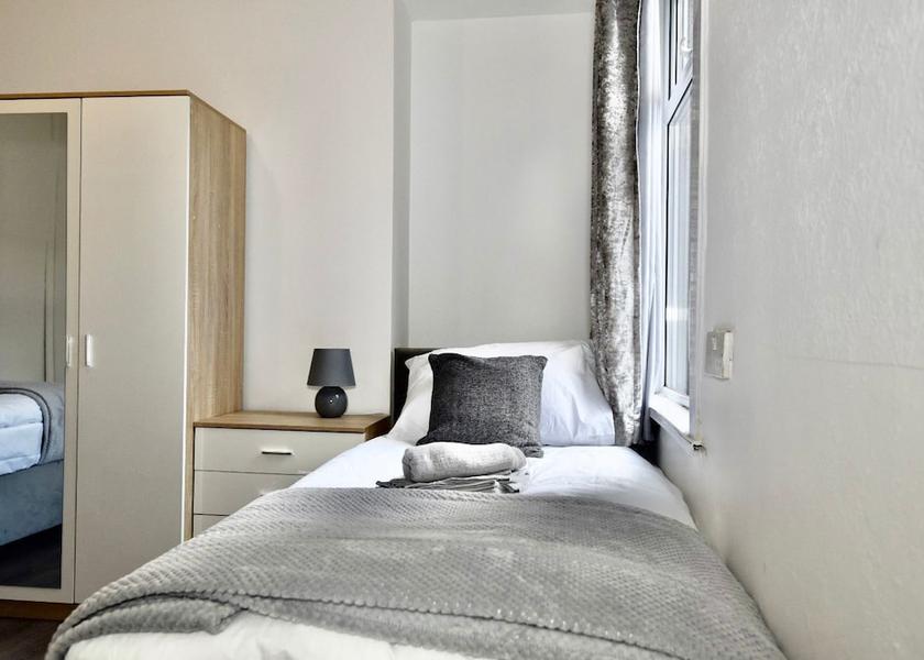 Wales Pontypridd Room