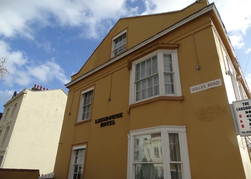 England Royal Leamington Spa Exterior Detail