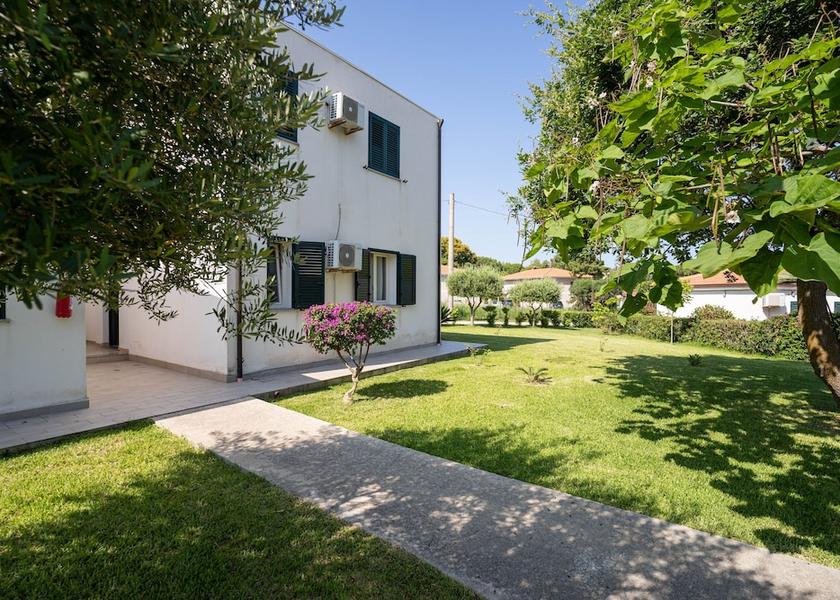 Calabria Zambrone Entrance