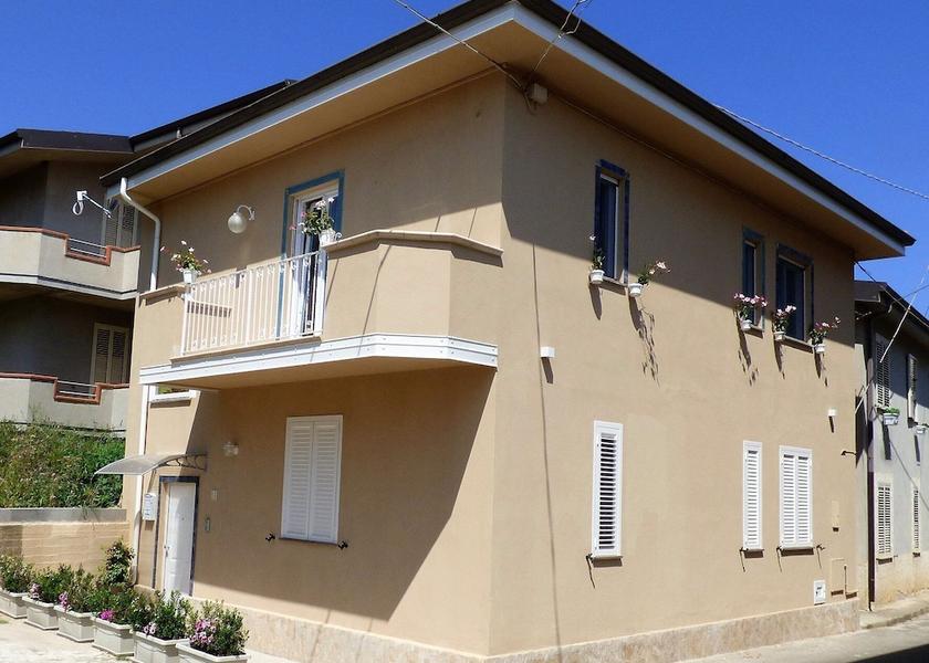 Calabria Zambrone Facade
