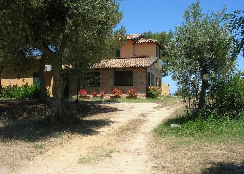 Calabria Zambrone Exterior Detail