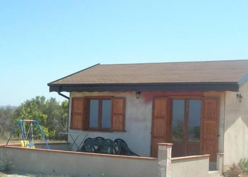 Calabria Zambrone Exterior Detail