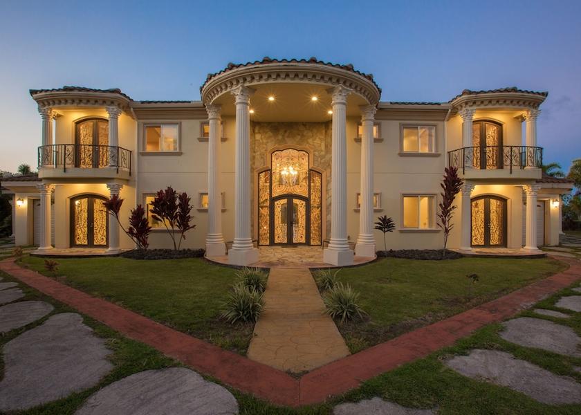 Hawaii Hakalau Facade