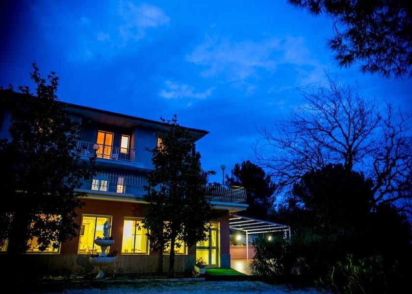 Marche Cupra Marittima Facade