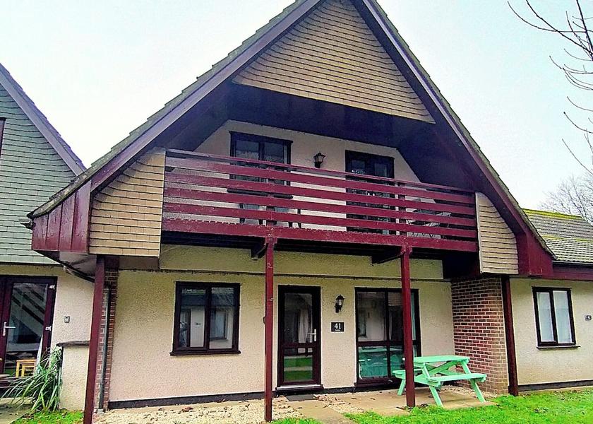 England Hayle Exterior Detail