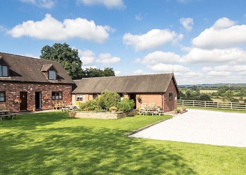 England Uttoxeter Exterior Detail