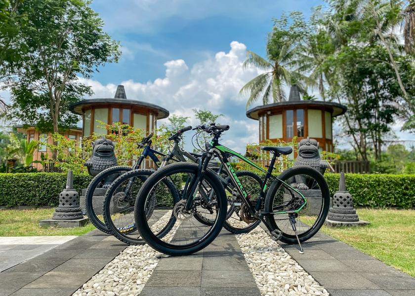 Central Java Borobudur Bicycling