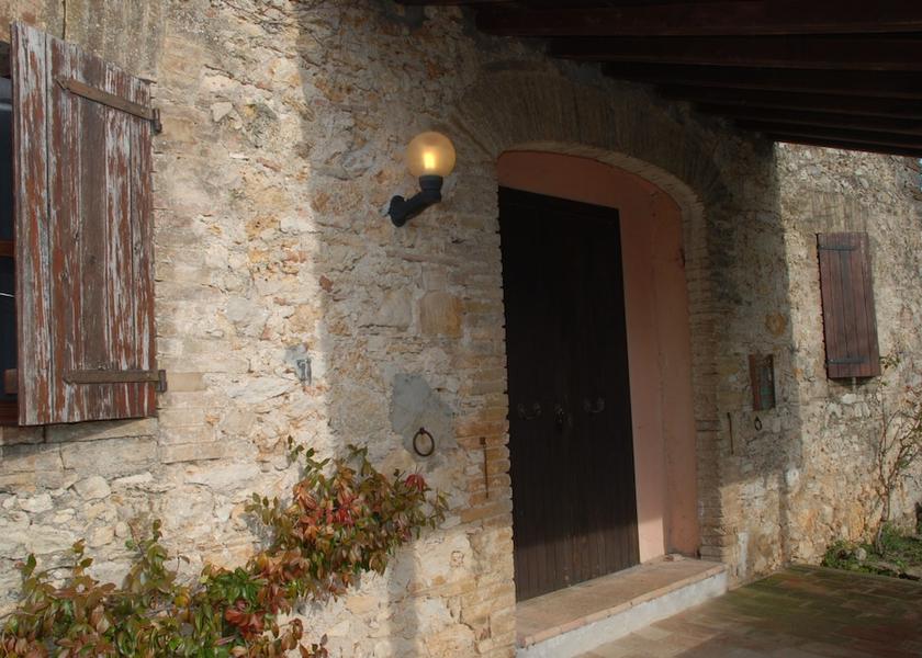 Umbria Amelia Exterior Detail