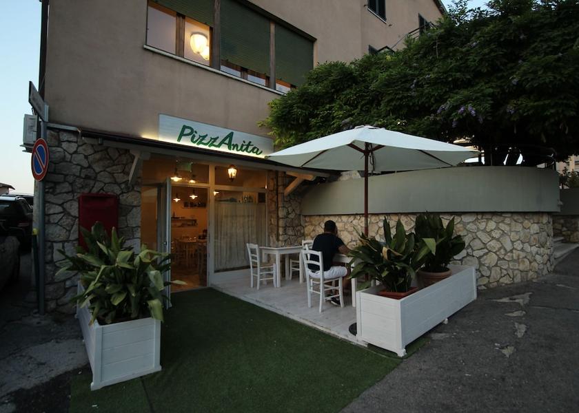 Umbria Amelia Exterior Detail