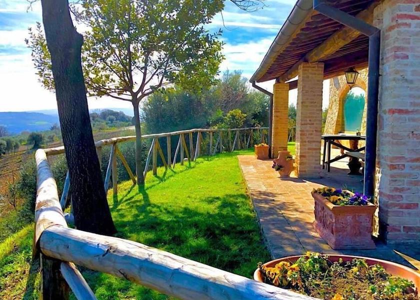 Umbria Amelia Exterior Detail