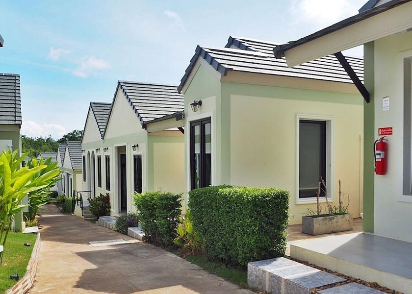 Surat Thani Ban Ta Khun Room