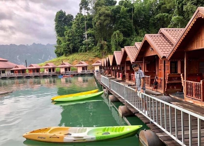 Surat Thani Ban Ta Khun Facade