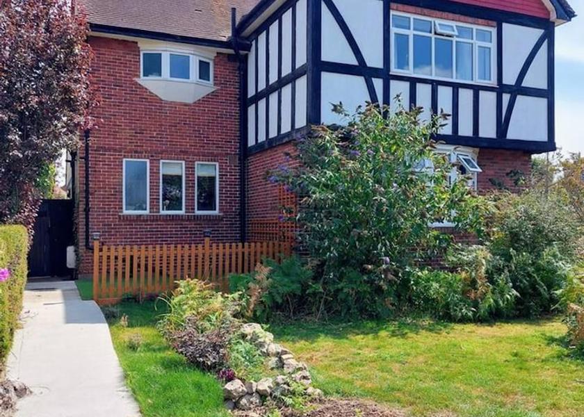 England Herne Bay Exterior Detail