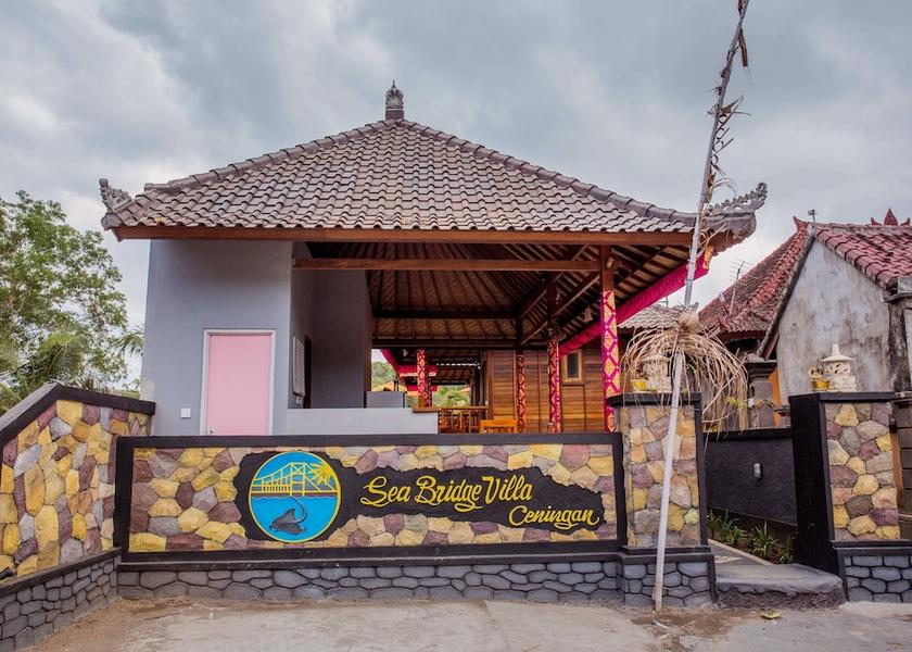 Bali Ceningan Island Parking