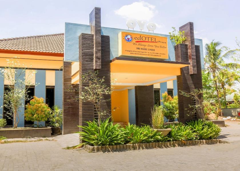  Praya Exterior Detail