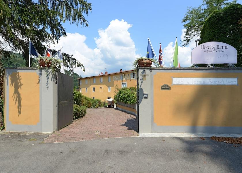 Tuscany Bagni Di Lucca Entrance