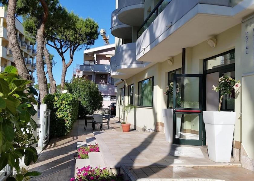 Abruzzo Tortoreto Exterior Detail