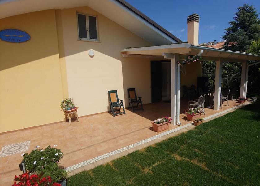 Abruzzo Tortoreto Exterior Detail