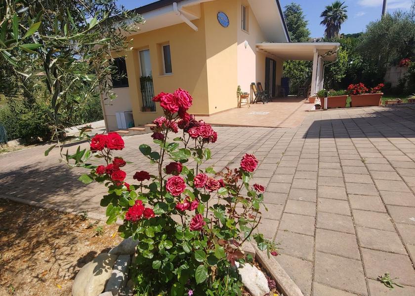 Abruzzo Tortoreto Exterior Detail