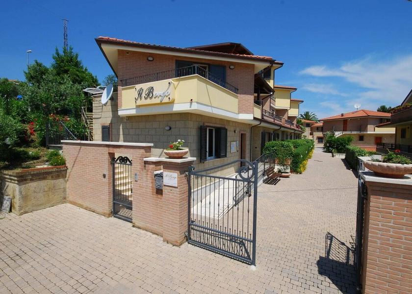 Abruzzo Tortoreto Exterior Detail