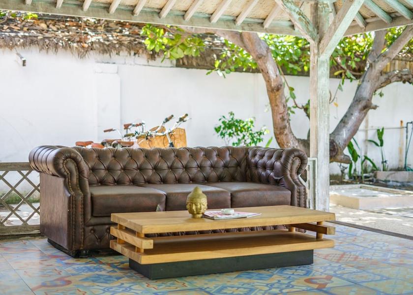  Gili Meno Exterior Detail