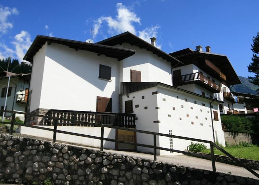 Veneto Falcade Exterior Detail