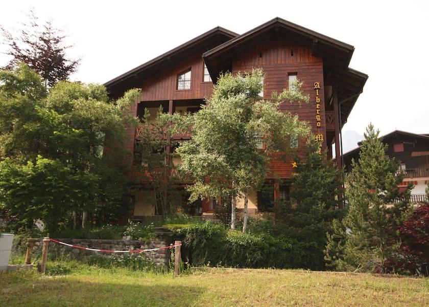 Veneto Falcade Exterior Detail