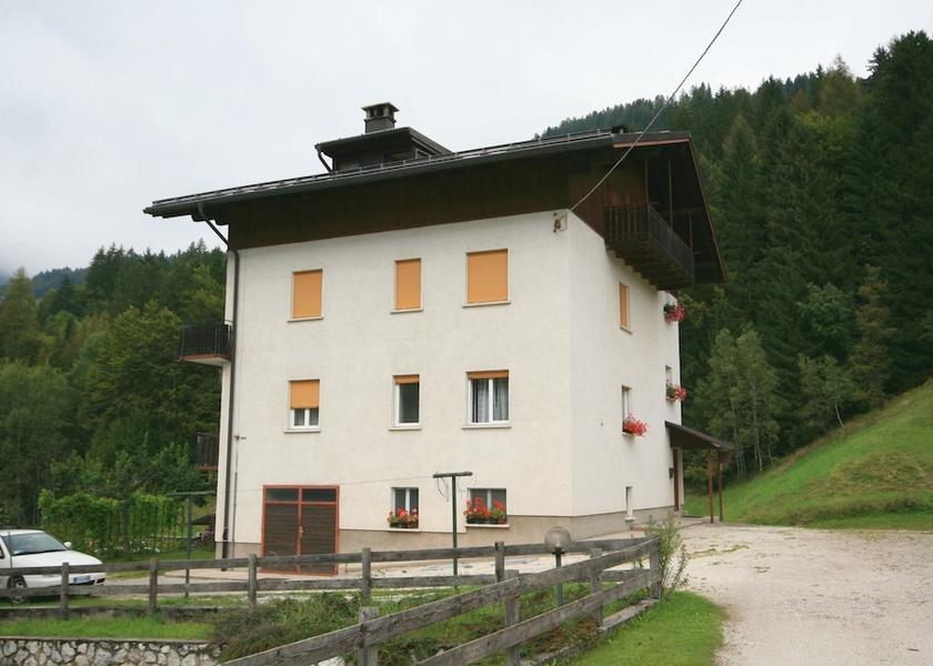 Veneto Falcade Exterior Detail