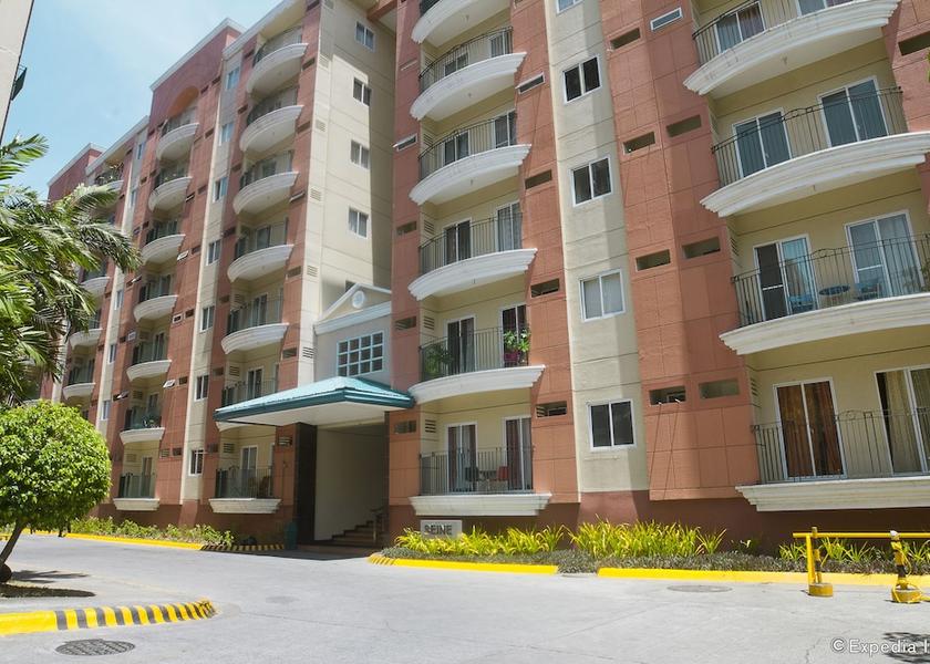  Parañaque Facade