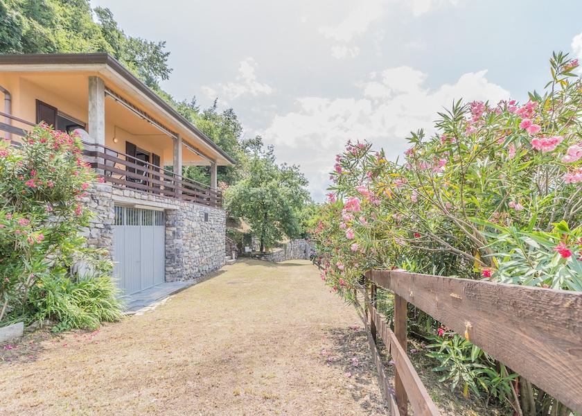 Lombardy Varenna Exterior Detail