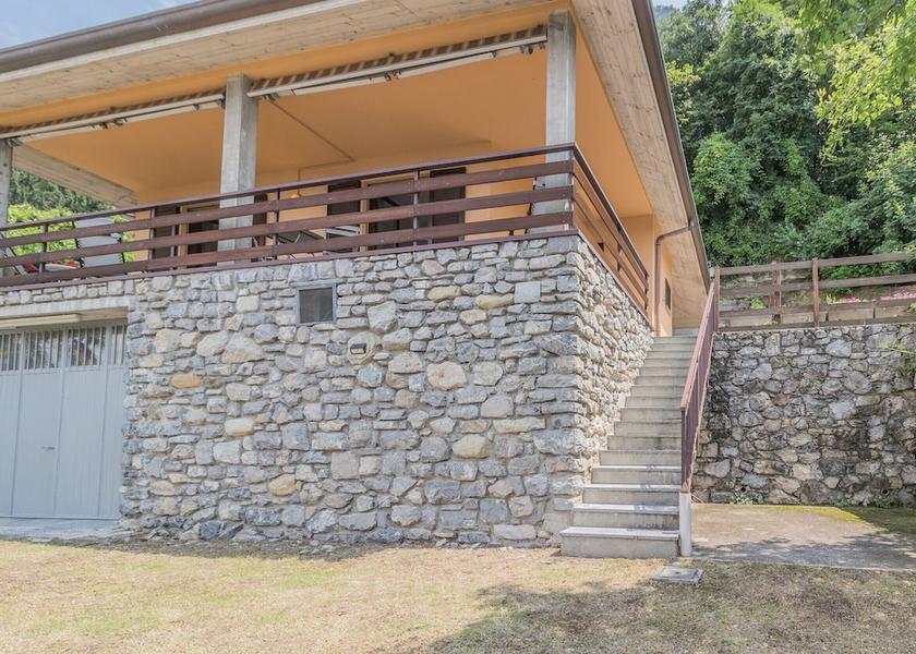 Lombardy Varenna Exterior Detail