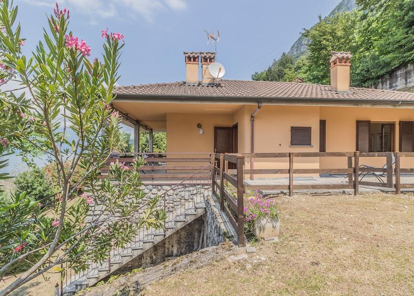 Lombardy Varenna Exterior Detail