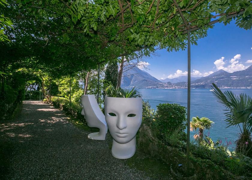 Lombardy Varenna Exterior Detail