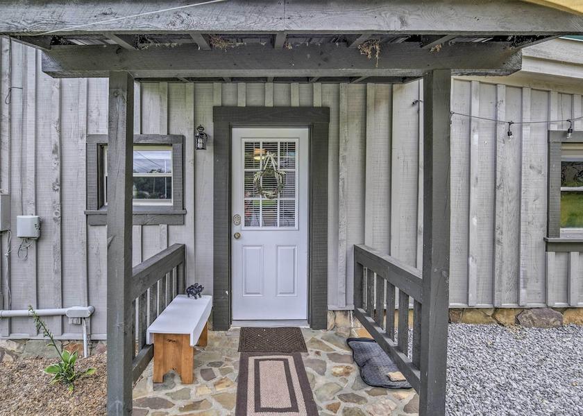 Virginia Damascus Interior Entrance